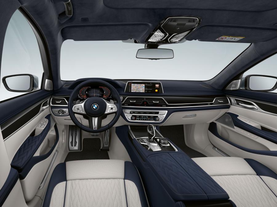 Торпедо BMW 750Li xDrive M Sport (G12) 2020 года  (WW) (фото 3 из 5)